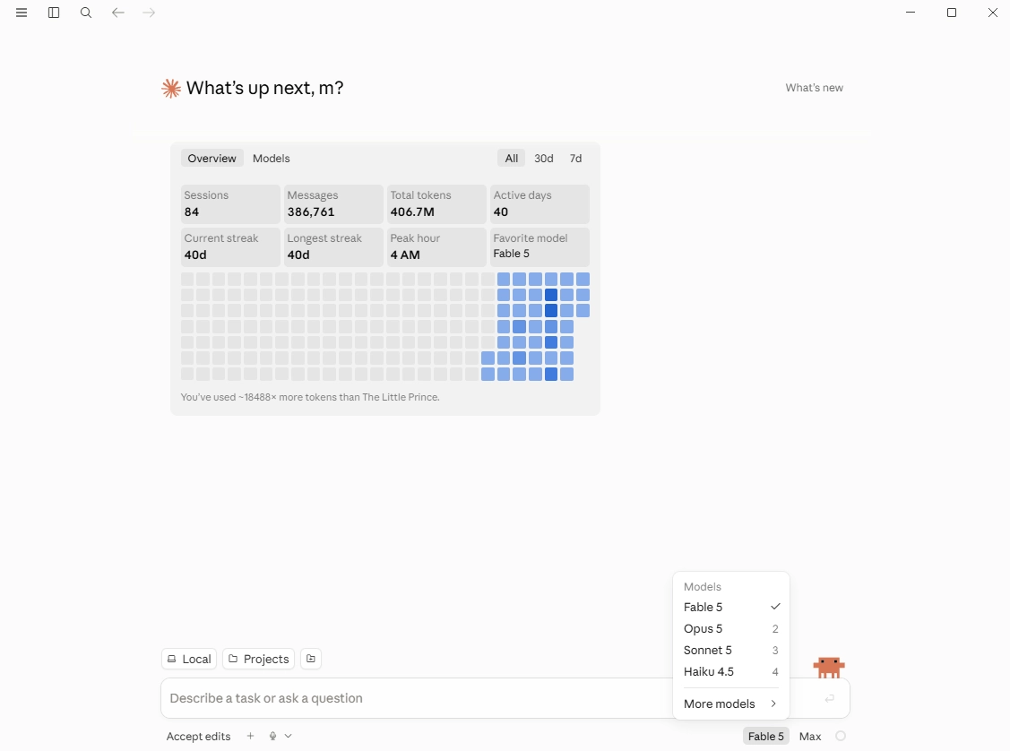 Claude डेस्कटॉप ऐप की होम स्क्रीन, जिसमें 84 सत्रों में 406.7M टोकन के lifetime usage stats दिख रहे हैं, और Max plan पर Fable 5, Opus 5, Sonnet 5, तथा Haiku 4.5 के साथ model picker खुला है